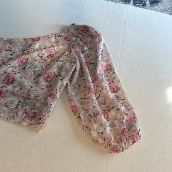 NWT Express Floral One Shoulder Puff Sleeve Crop Top Blush Primrose Size S - Picture 3 of 8